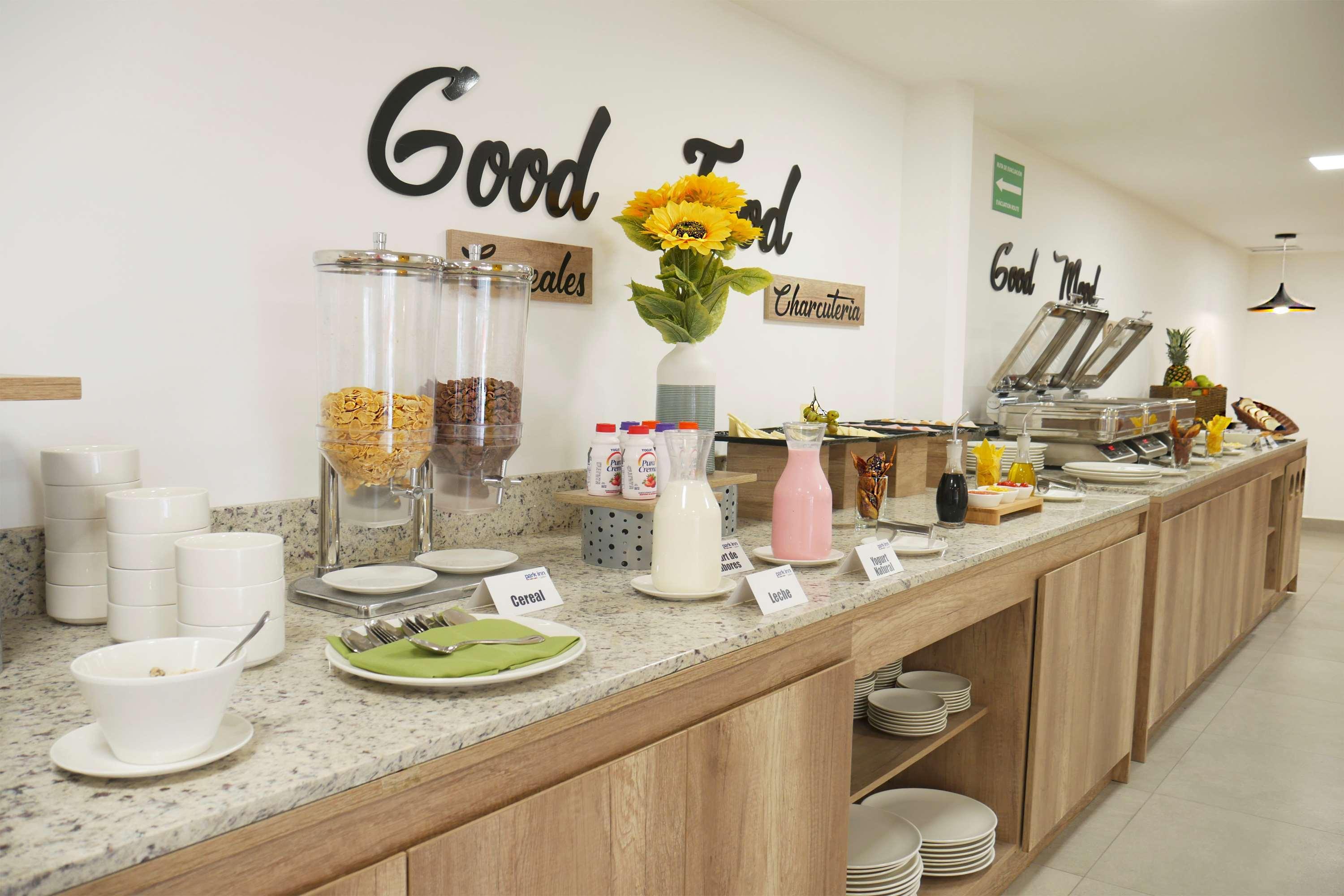 Park Inn By Radisson Quito Bagian luar foto